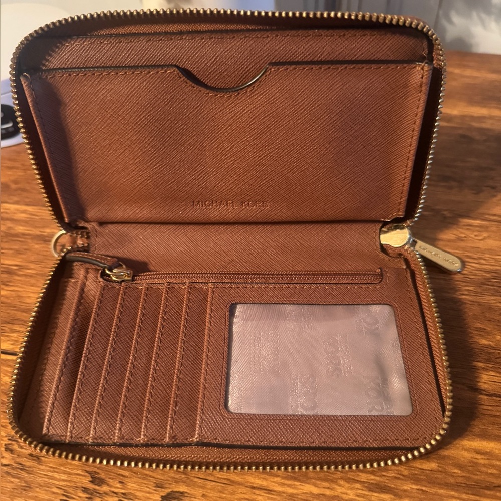 Michael Kors brown Fulton Leather Crossbody and wallet - Picture 3 of 9